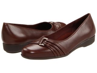 Walking Cradles Tiki Womens Slip on Shoes (Brown)