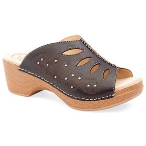 Dansko Womens Sheri Black Full Grain Sandals, Size 36 M   9844 322200