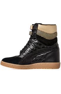 Puma Sneaker Sky Wedge in Black and Gold