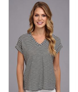 TWO by Vince Camuto S/S V Neck Parallel Stripe Tee Womens Short Sleeve Pullover (Black)