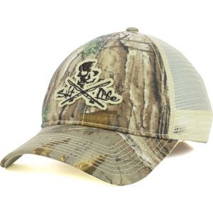 Salt Life Skulls and Poles Camo Cap