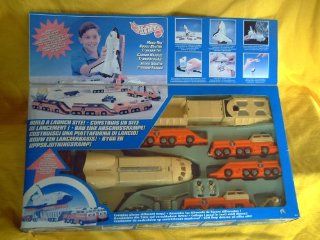 Mattel 16757 Hot Wheels Space Shuttle Transporter Spielzeug