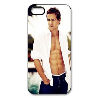 Ryan Reynolds Snap on Hard Case Cover Skin compatible with Apple iPhone 5 Cell Phones & Accessories