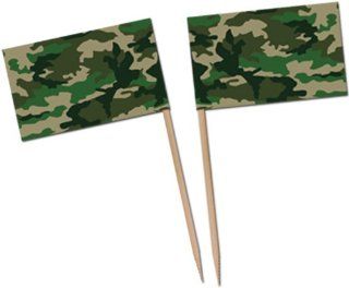 Camo Picks (132 Pieces) [Office Product]  