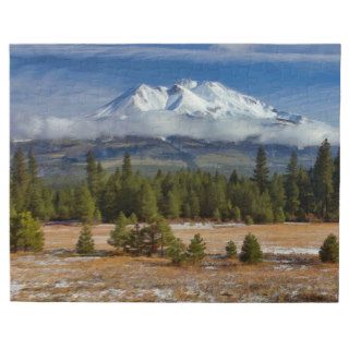 310D MOUNT SHASTA ACROSS A FIELD OF SNOW JIGSAW PUZZLE
