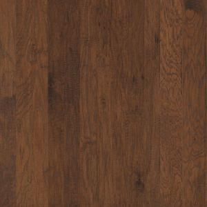 Shaw Hand Scraped Hickory Drury Lane Ginger Engineered Hardwood Flooring   5 in. x 7 in. Take Home Sample SH 252673