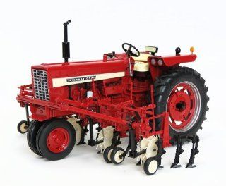 1/16th IH Farmall 544 Gas Narrow Front with 4 Row Cultivator Toys & Games