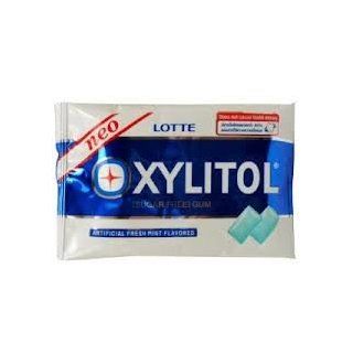 Lotte Xylitol Sugar Free Gum Artificial Fresh Mint Flavoured 12 G. (4 Packs) 