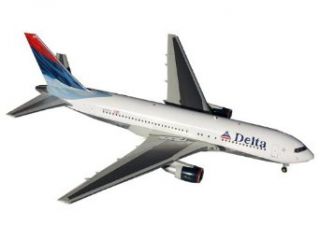 Gemini Jets B767 200 Delta Airlines "Colors in Motion" Diecast Vehicle, Scale 1/200 Toys & Games