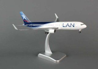 HG4500G Hogan Lan 767 300ER 1200 WGEAR & Winglets REG#CC CML Model Airplane Toys & Games