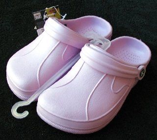 Pink Clog Sandals   Similar to Crocs   Ladies Size 4  5 or Childrens Size 3   4 Toys & Games