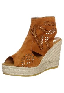 Kanna   High heeled sandals   brown