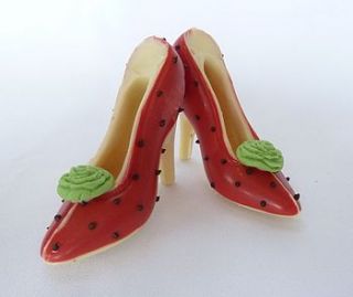 small chocolate shoes strawberry and cream by clifton cakes