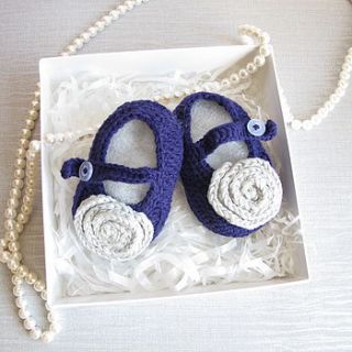 hand crochet flower baby shoes by attic