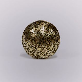 holly etch metal knob by trinca ferro