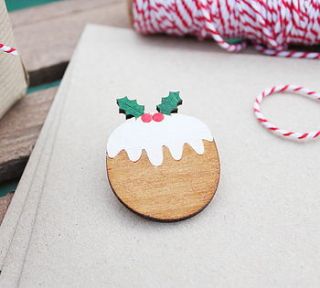christmas pudding brooch by ginger pickle