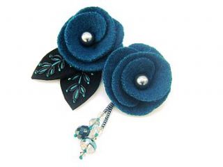 teal felt rose corsage by meninafeliz