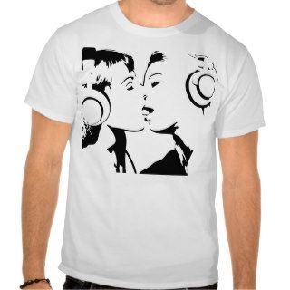 Kissing Women T Shirt