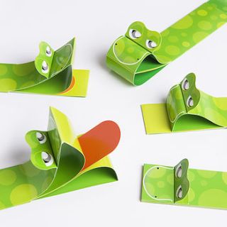 frog puppet bookmark by bookbeasts