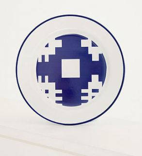 the 'gwalia' enamelware cross plate by blodwen general stores