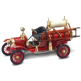 Signature Series Scale 118   Diecast Model Ford Model T '14 Fire Engine Toys & Games