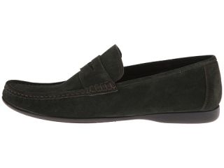 Walk in style effortlessly with the Partie loafer on your feet. Suede