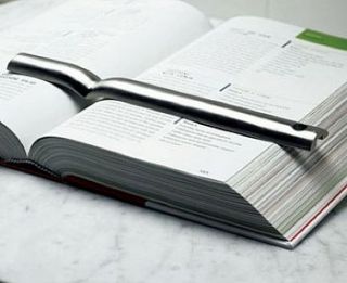 cookbook page holder by distinctly living