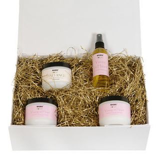 young at heart organic skin care gift set by mama nature