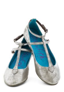 Cute on the Fly Flat in Silver  Mod Retro Vintage Flats