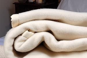 pure wool blankets by the chateau company
