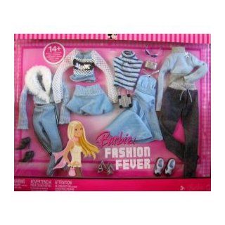 Barbie Fashion Fever   Lots of Looks Fashion Clothes for Barbie in Blue Colors   2007 Mattel Toys & Games