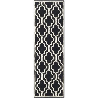 Safavieh Handmade Cambridge Moroccan Black Geometric Pattern Wool Rug (26 X 12)