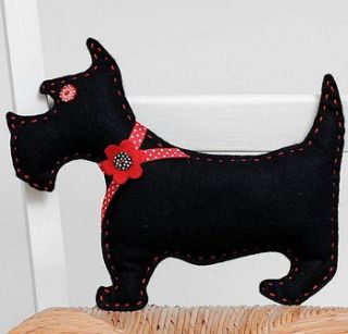 'make & sew' funky felt black dog sewing kit by kitty kay   'make & sew'