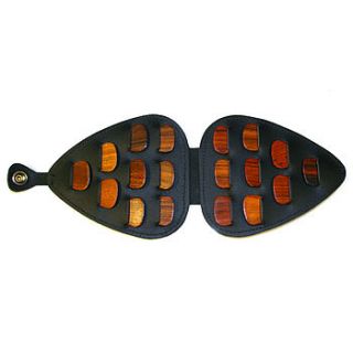 wallet with 18 acoustic guitar plectrums by timber tones