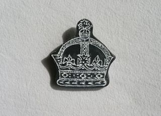 crown brooch by know your onions