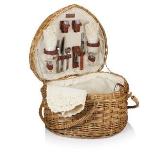 Picnic Time 329 35 190 Heart Basket   Willow with Cream Lining  Heart Plates  Patio, Lawn & Garden