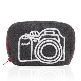 embroidered felt camera case by sewlomax