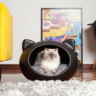 cat caves and beds for cats up to eight kilos by guisapet