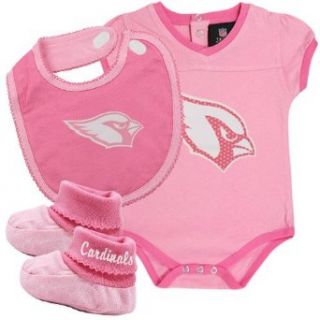 NFL Arizona Cardinals Infant Girls 3 Piece Creeper, Bib & Booties Set   Pink (3 6 Months)  Infant And Toddler Sports Fan Apparel  Clothing