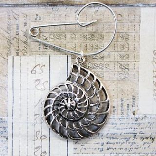 sea shell brooch by zamsoe