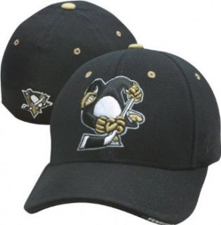 Pittsburgh Penguins Black Shootout Flex Fit Hat   Medium/Large  Sports Fan Baseball Caps  Clothing