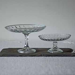 glass single tier cake stand by the wedding of my dreams
