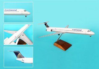Skymarks Supreme SKR8604 Continental MD 80 1 100 with Wood Stand and Gear Toys & Games