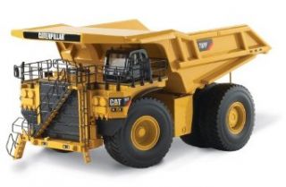 Norscot Cat 797F Off Highway Truck 150 scale Toys & Games