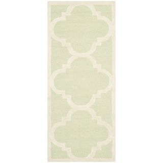 Safavieh Handmade Moroccan Cambridge Light Green/ Ivory Wool Rug (26 X 8)