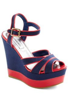 Docks in a Row Wedge  Mod Retro Vintage Sandals