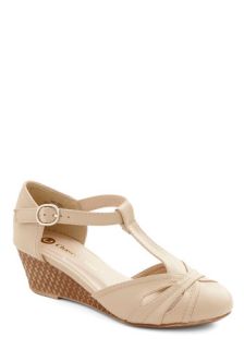 Weave Nothing to Chance Wedge in Cream  Mod Retro Vintage Heels
