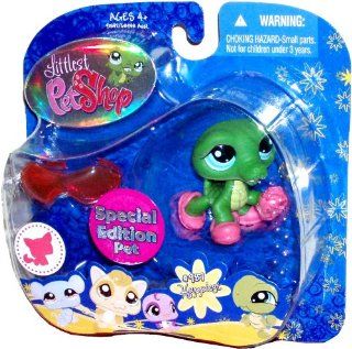 Hasbro Littlest Pet Shop "Special Edition Pet" Portable Collectible Bobble Head Figure Set   Happiest #987 Alligator with Slippers and Sunglasses Toys & Games