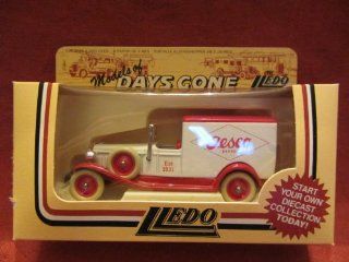 LLEDO Days Gone Packard Town Van White / Red #22008 Tesco NIB (8) Toys & Games