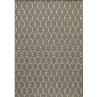 Indoor/ Outdoor Taupe Trellis Rug (18 X 37)